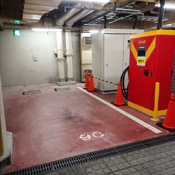 大阪市役所本庁舎電器自動車用急速充電器設置運営事業に採択。