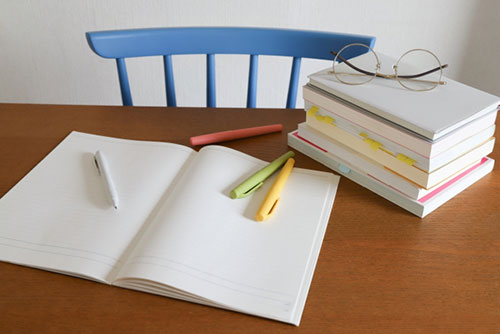 低圧電気の取り扱いに求められる資格や教育